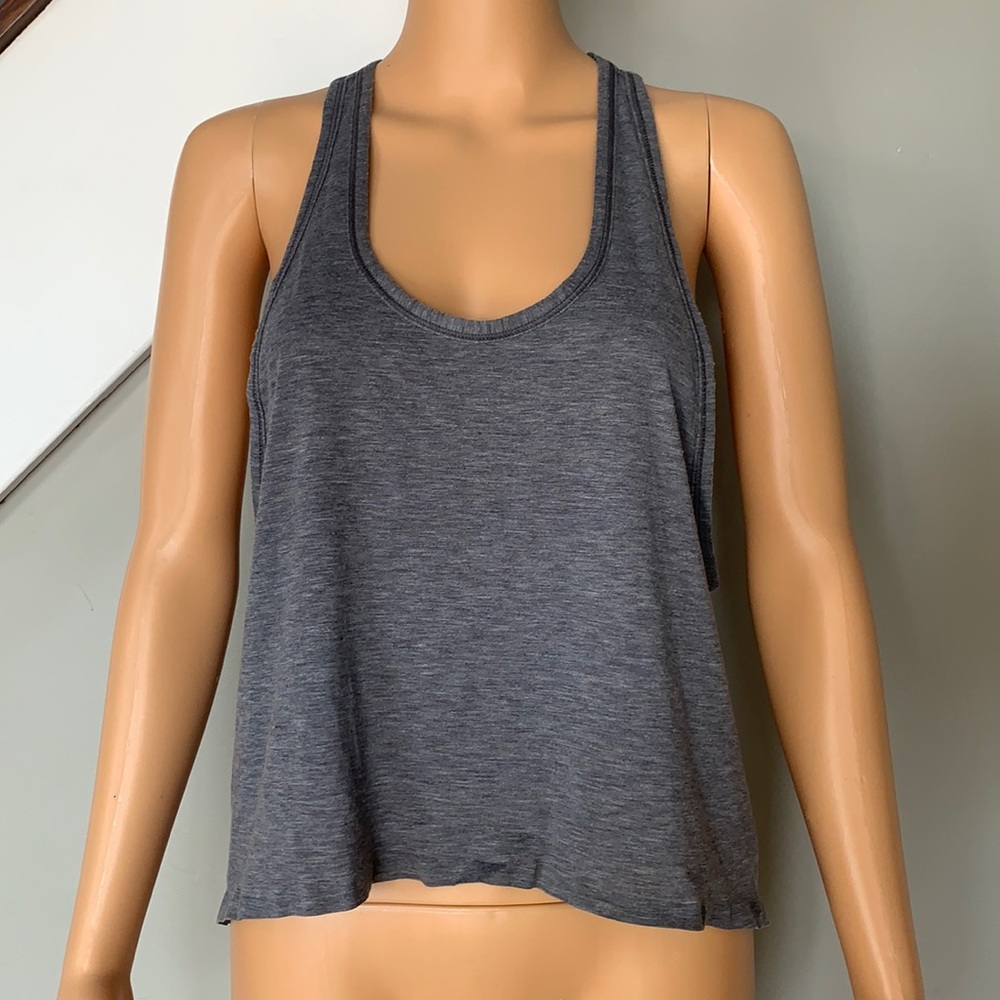 Lululemon crop top